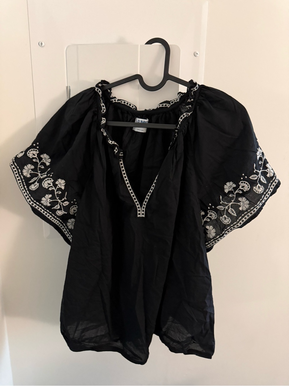 Old Navy Black Boho Embroidered Peasant Tunic